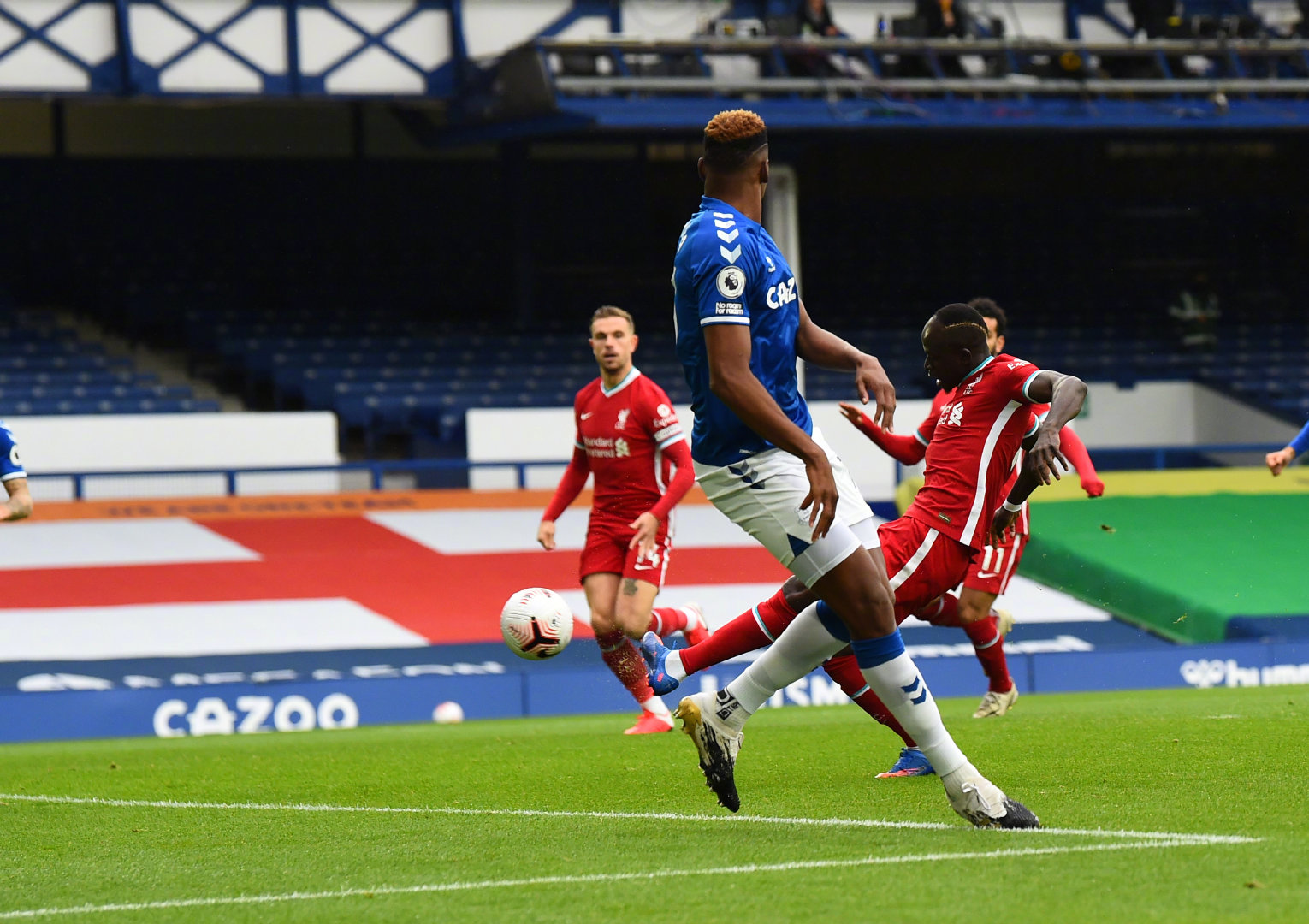 2021 赛季：堪萨斯皇家队宣布将 2015 夺冠功臣凯恩交易回密尔沃基